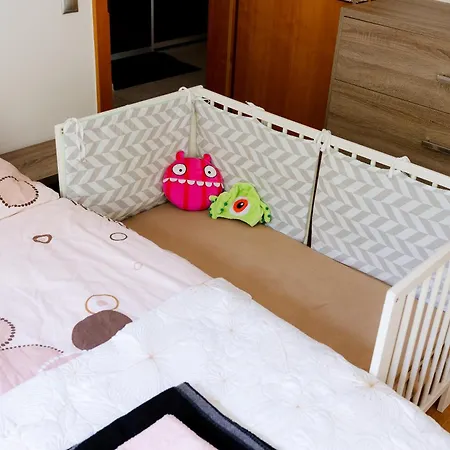 アパート Spacious With Balcony - Private Garage Parking