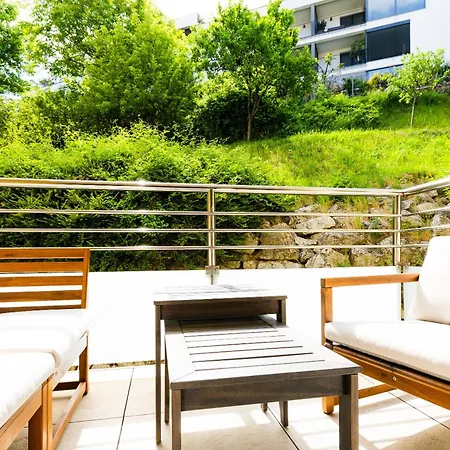 公寓 Spacious With Balcony - Private Garage Parking *