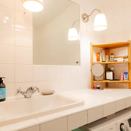 Spacious With Balcony - Private Garage Parking 布拉迪斯拉发